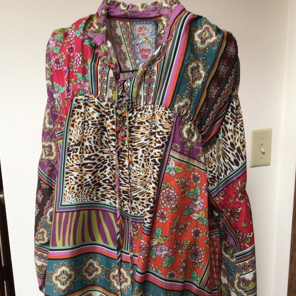 JOHNNY WAS 100% SILK PATCH FINN SILK TOP XXS but relaxed fit, fits a Medium - Picture 8 of 12